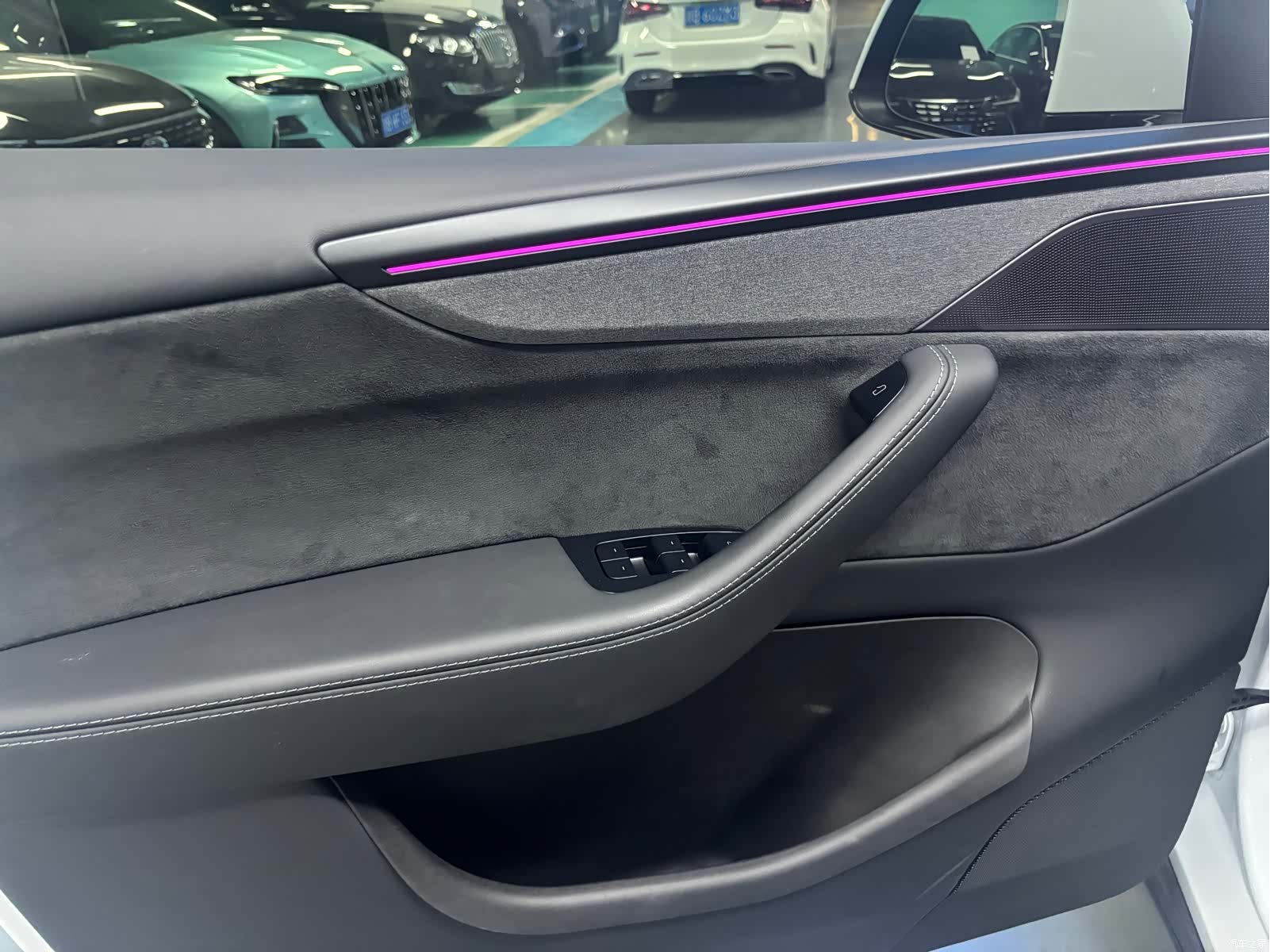 Tesla Model Y, 2025 все фото