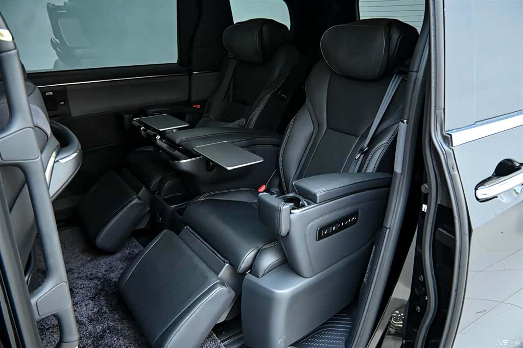 Lexus LM, 2024 12