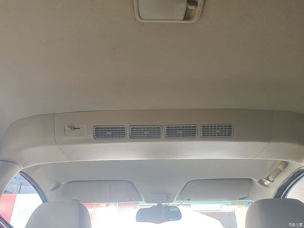 Wuling Hongguang, 2015 14