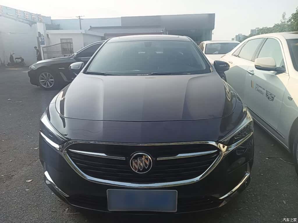 Buick LaCrosse, 2022 3