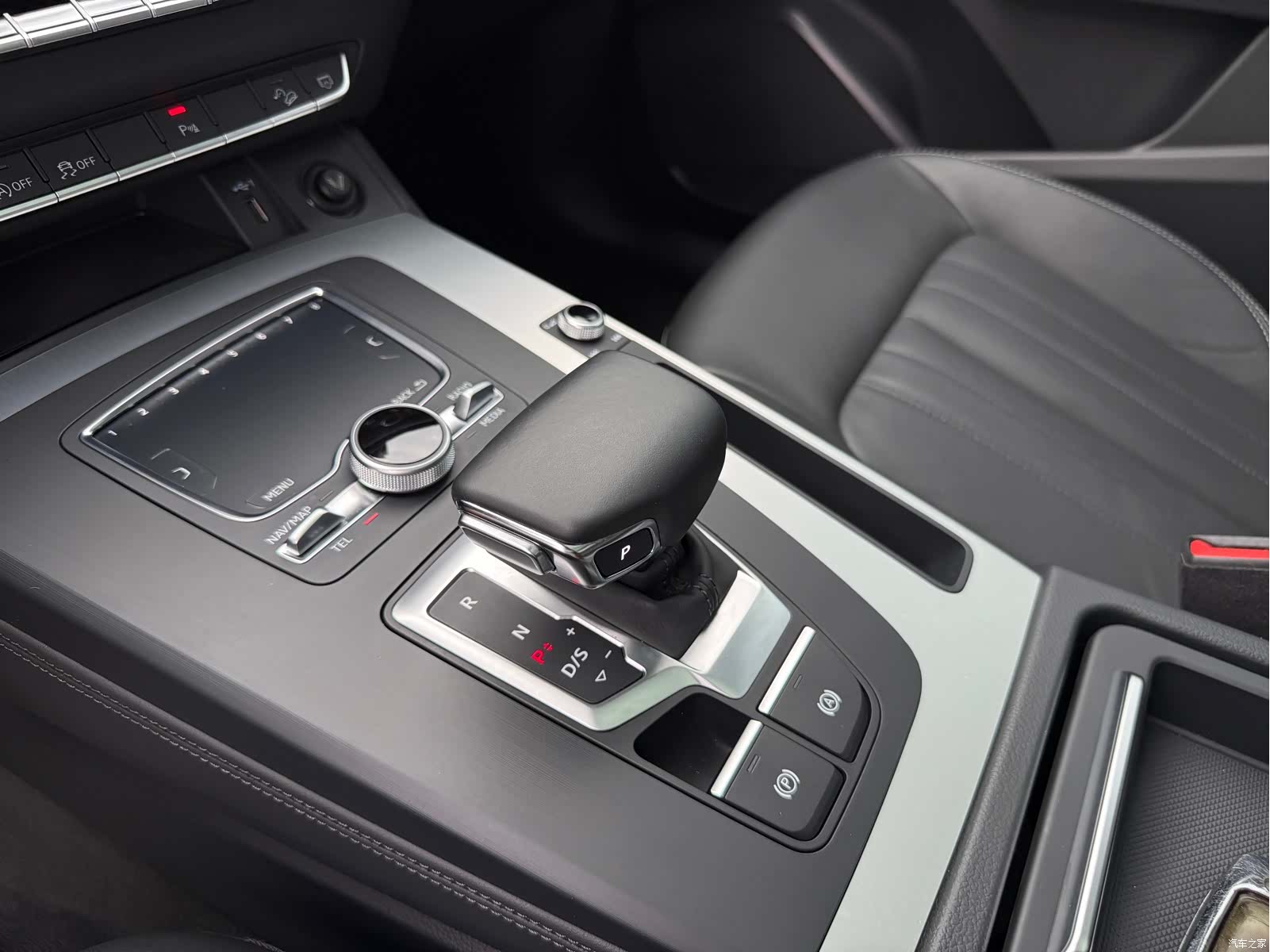 Audi Q5L, 2020 все фото