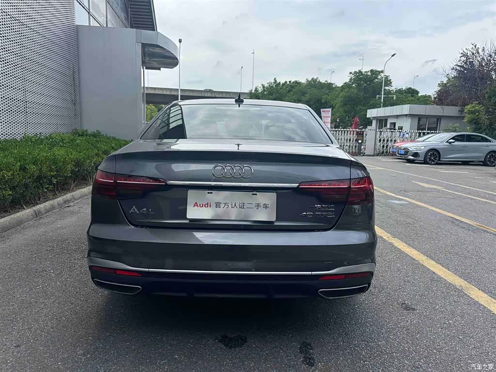 Audi A4L, 2023 все фото