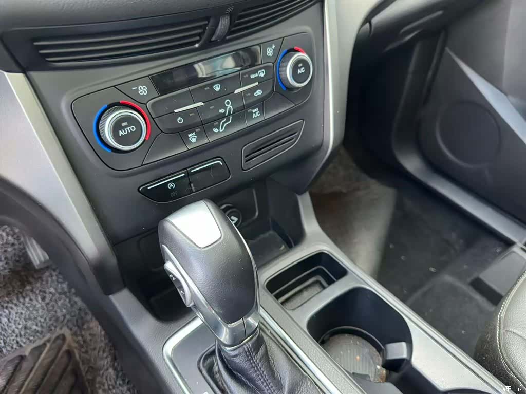 Ford Kuga, 2019 13
