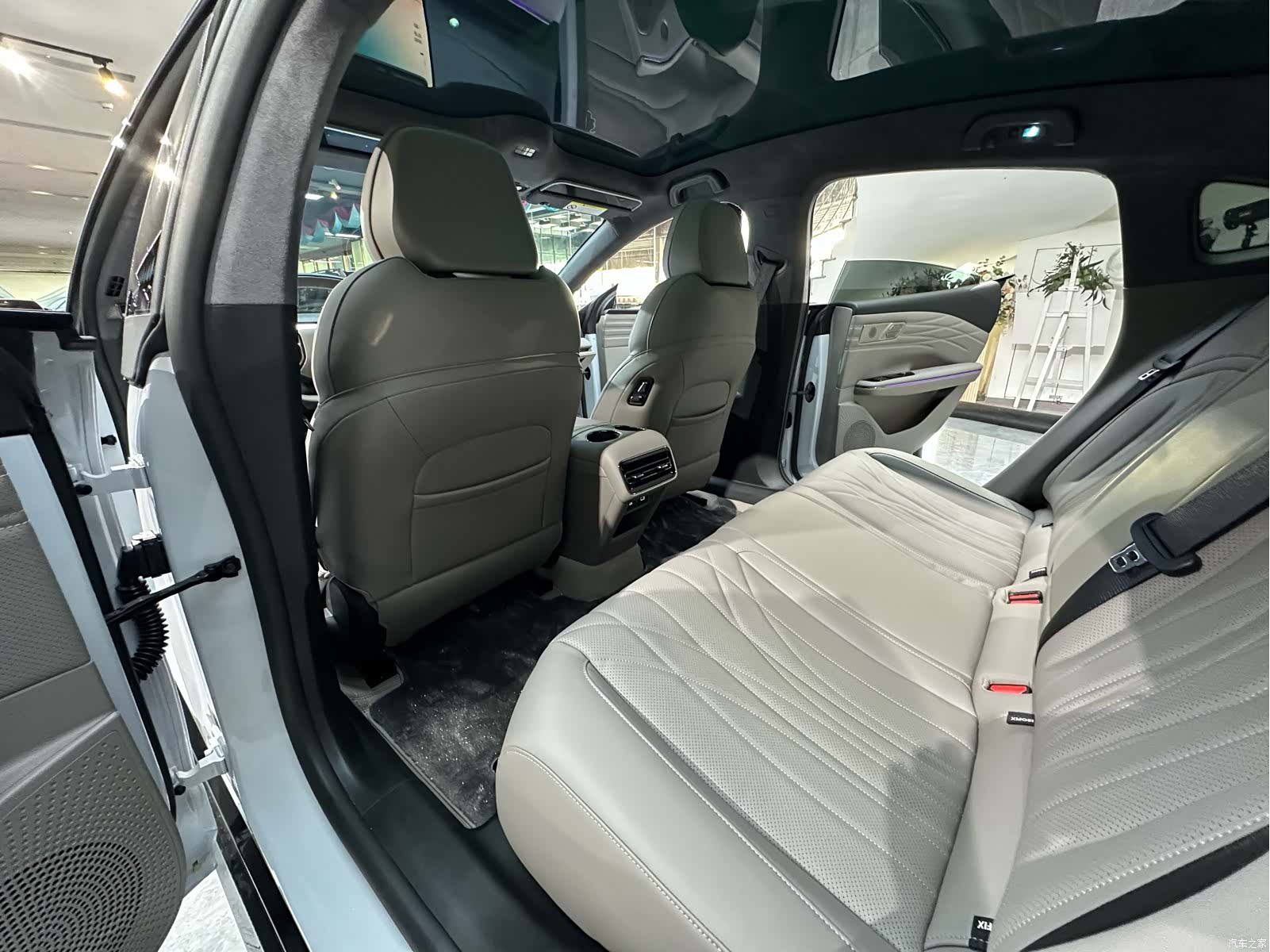 Geely 8, 2025 15