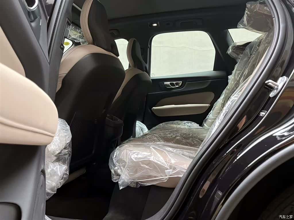 Volvo XC60, 2026 10