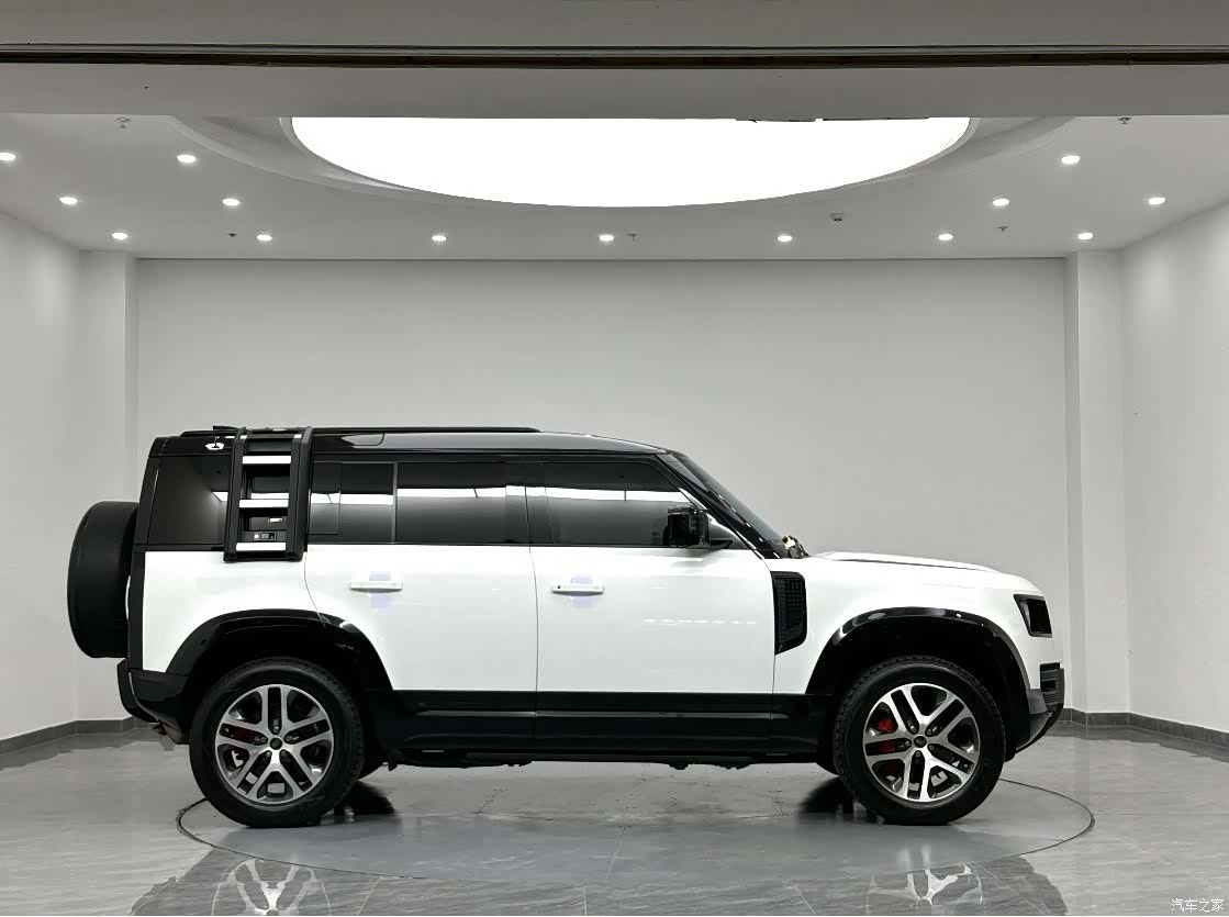 Land Rover Defender, 2021 4