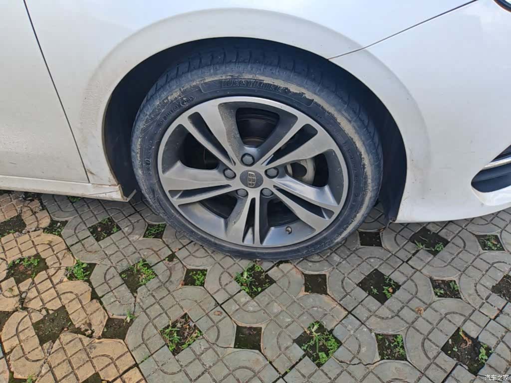 Geely Binray, 2019 14
