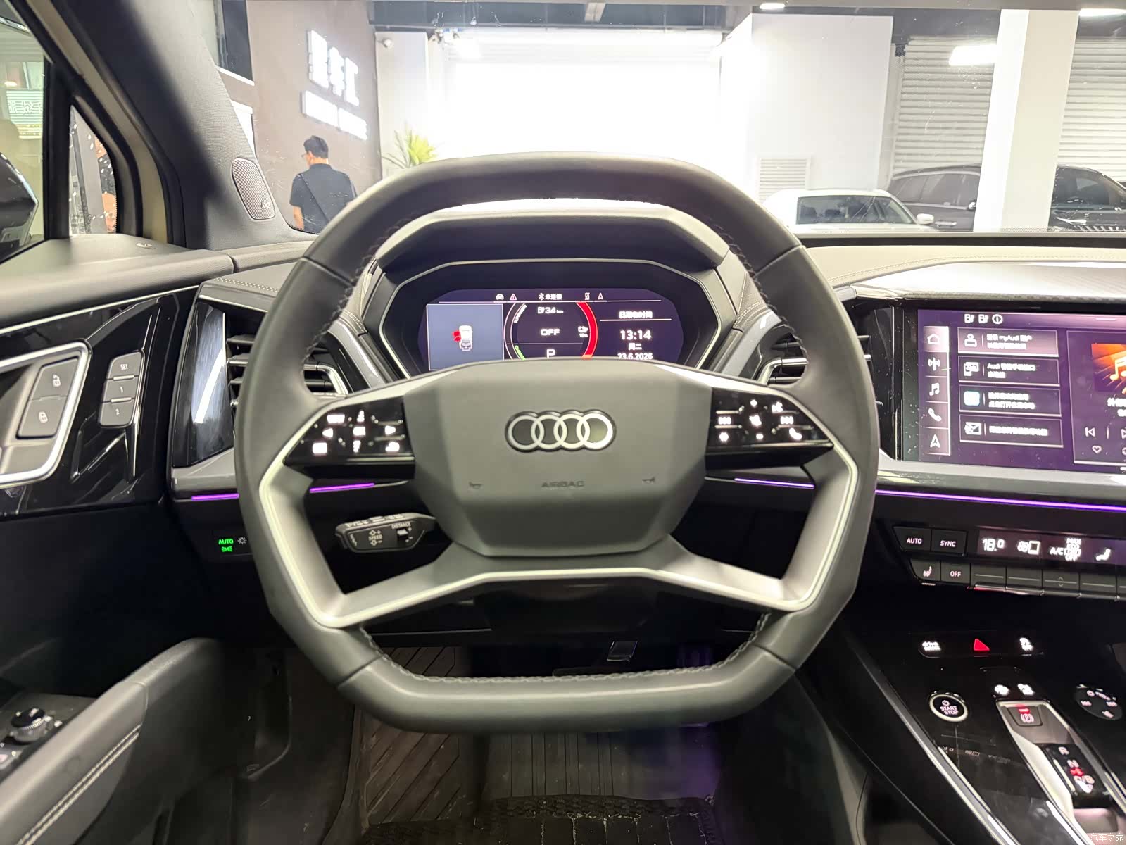 Audi Q4 e-tron, 2024 8
