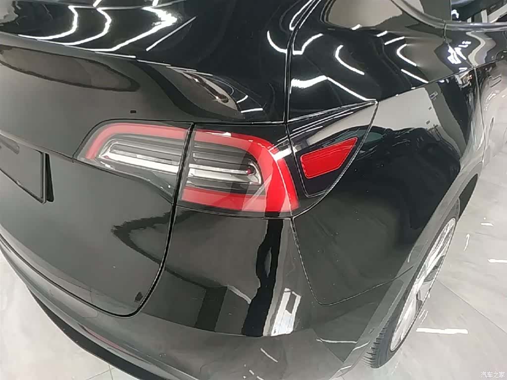 Tesla Model Y, 2023 8