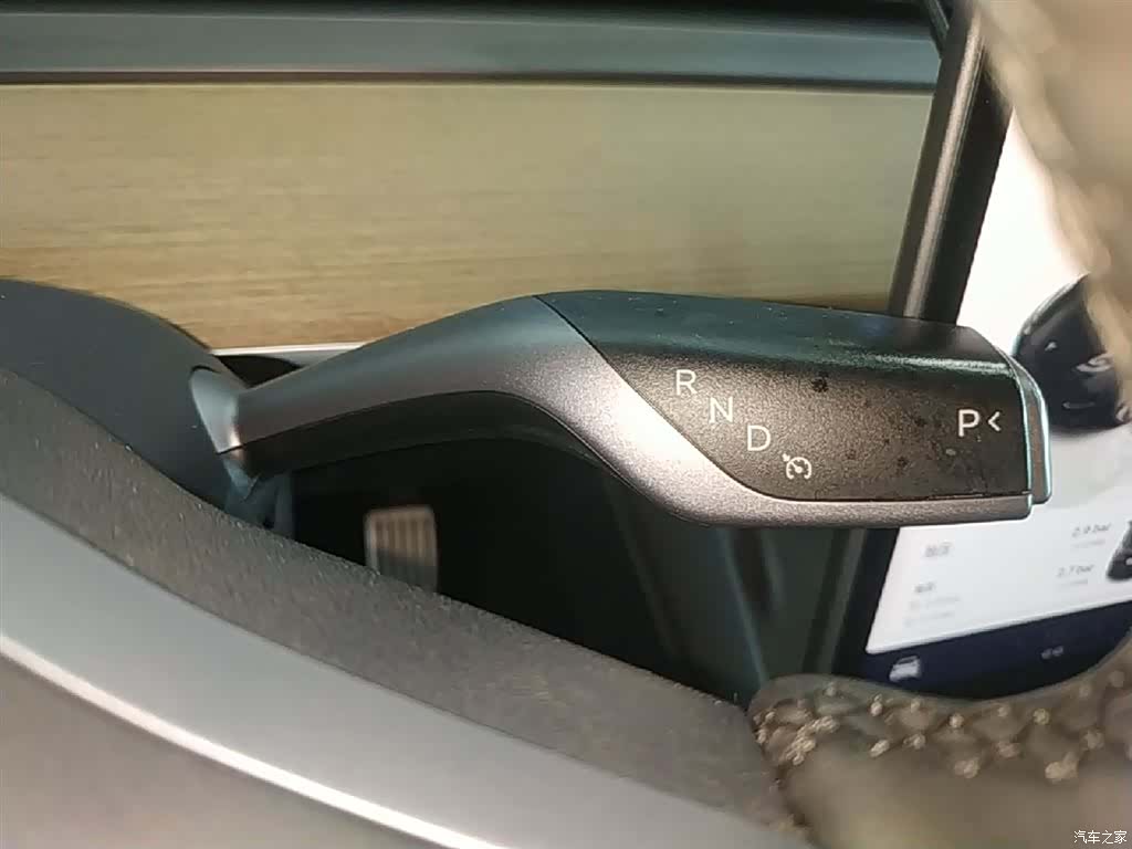 Tesla Model Y, 2023 14