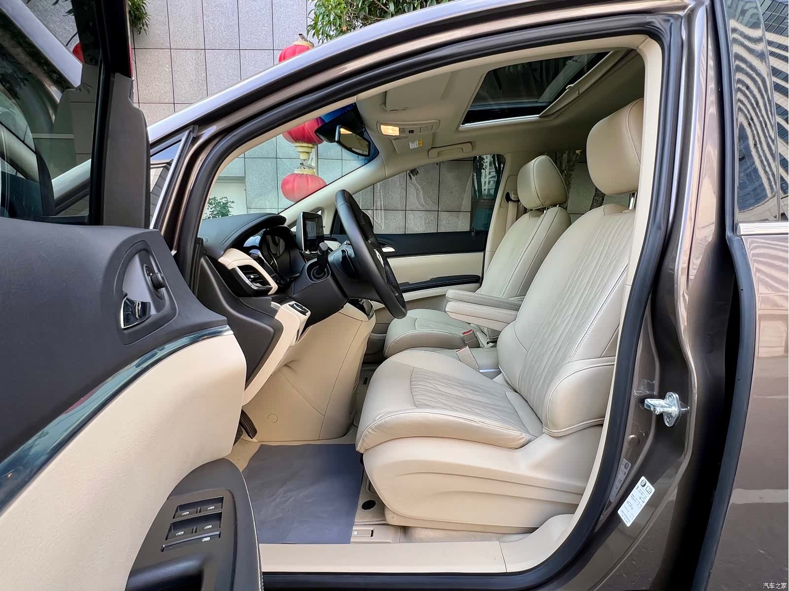 Buick GL8, 2024 13