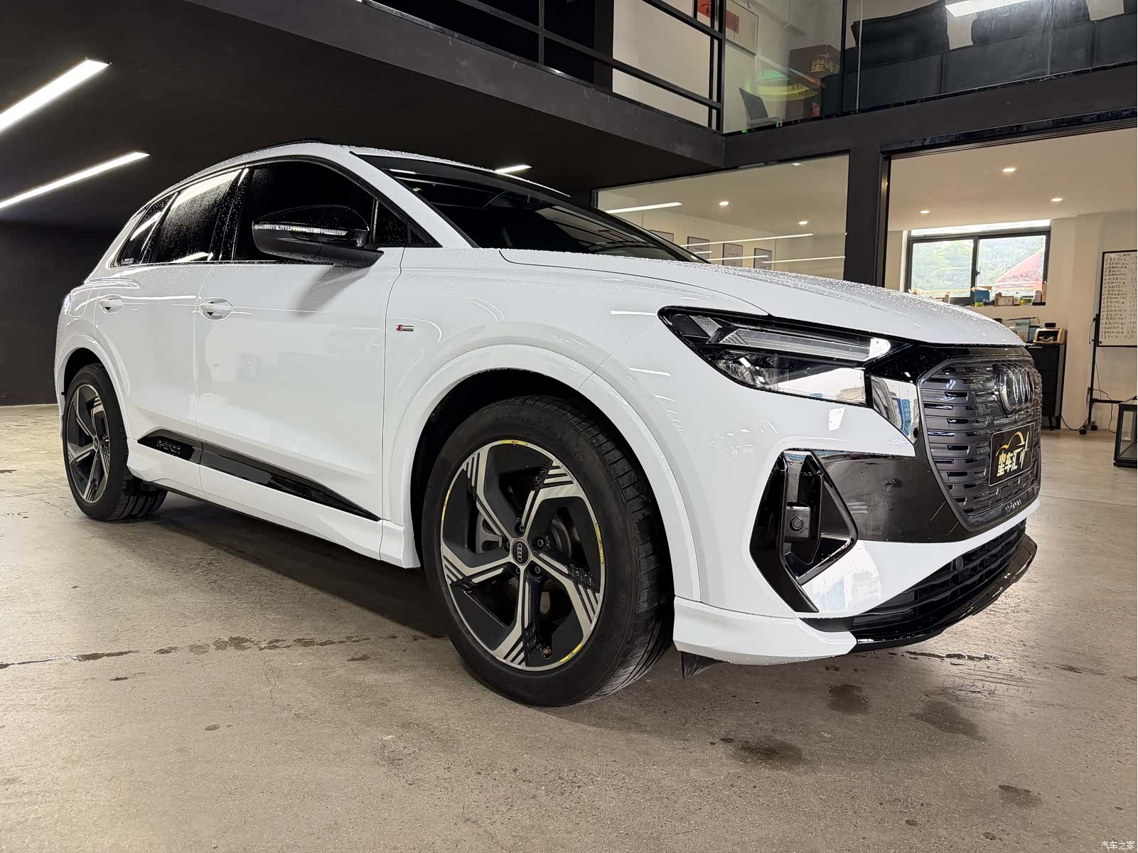 Audi Q4 e-tron, 2024 3