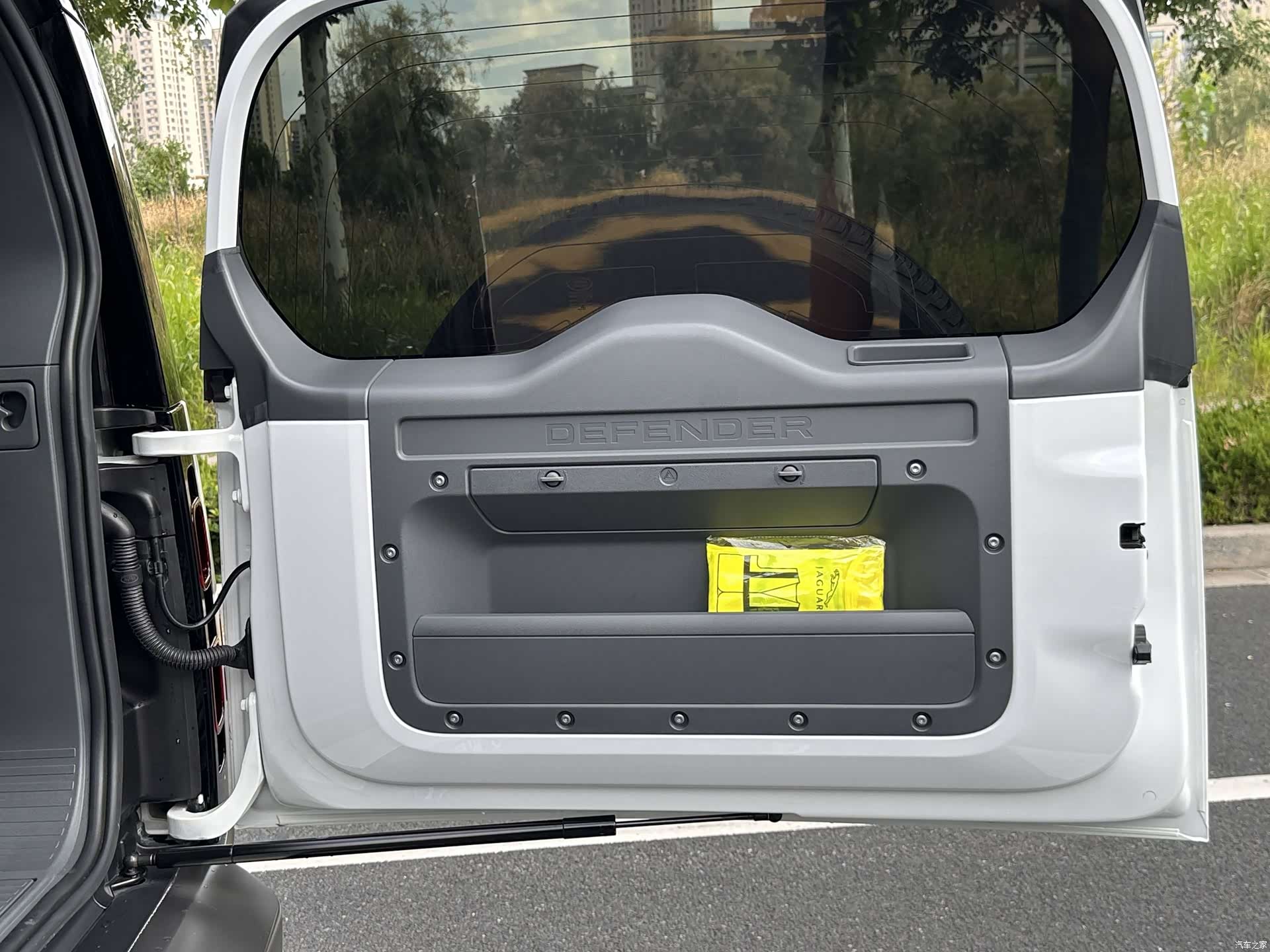 Land Rover Defender, 2021 22