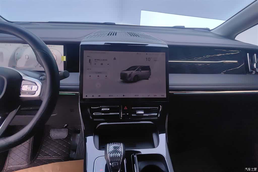 Trumpchi M8, 2023 13