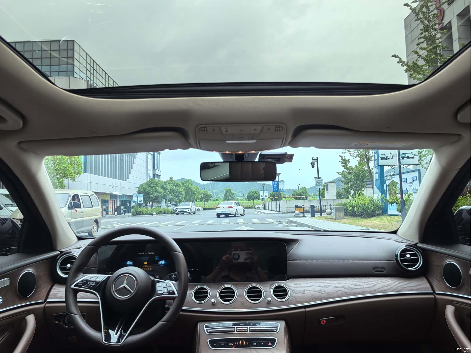 Mercedes-Benz E-Class, 2020 12