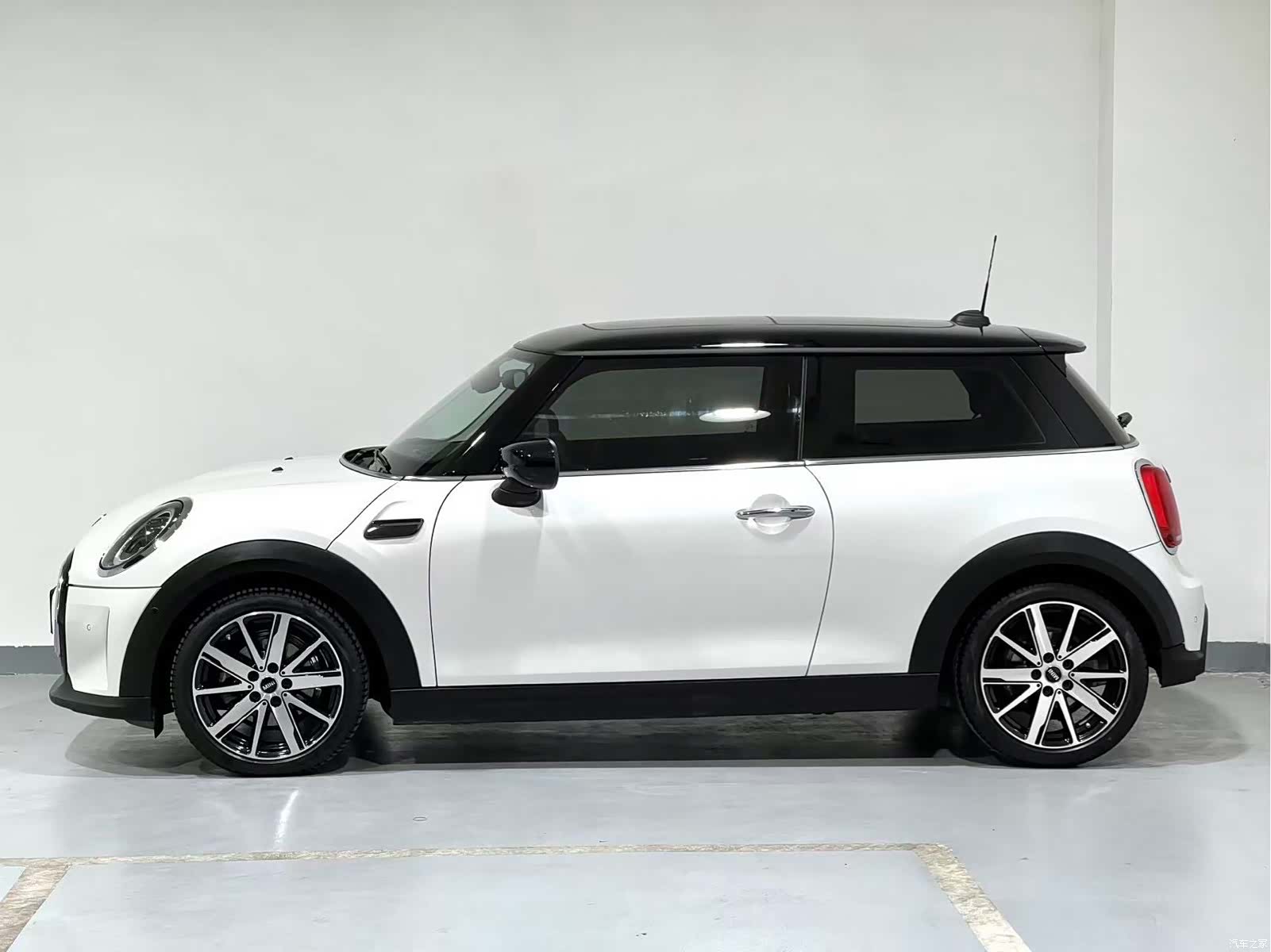 Mini Cooper, 2024 все фото