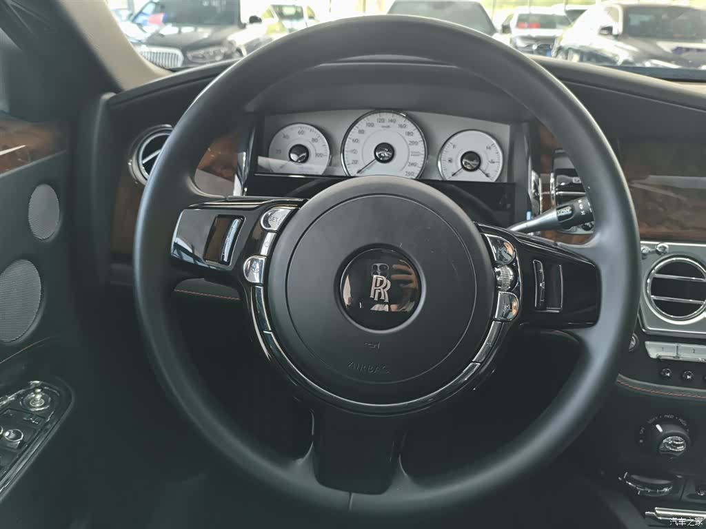 Rolls-Royce Ghost, 2017 10