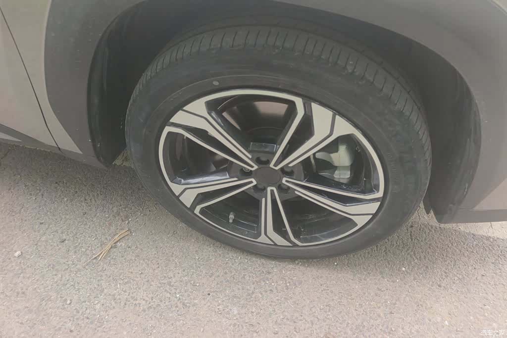 Geely Galaxy L7, 2025 6