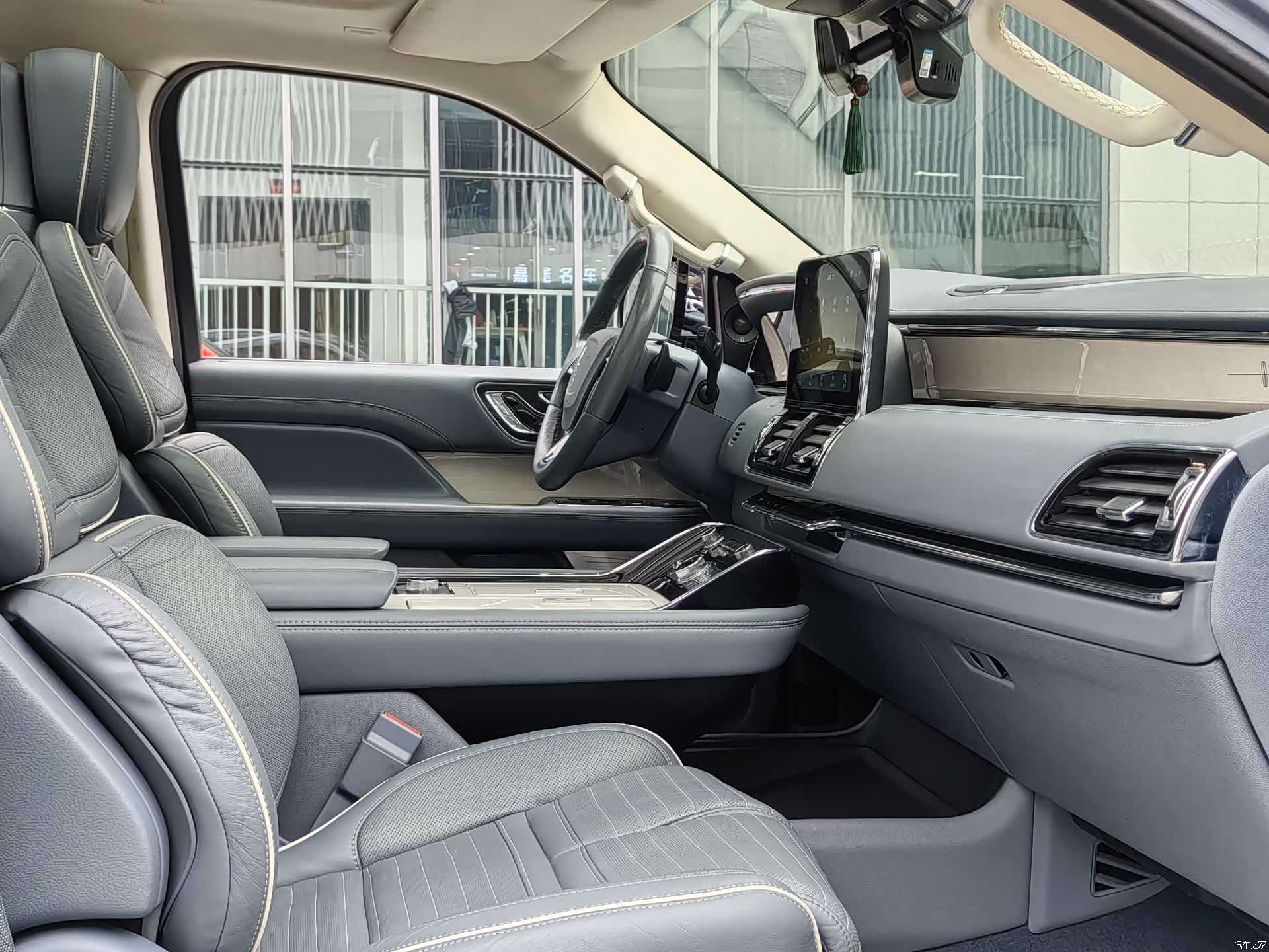 Lincoln Navigator, 2021 23