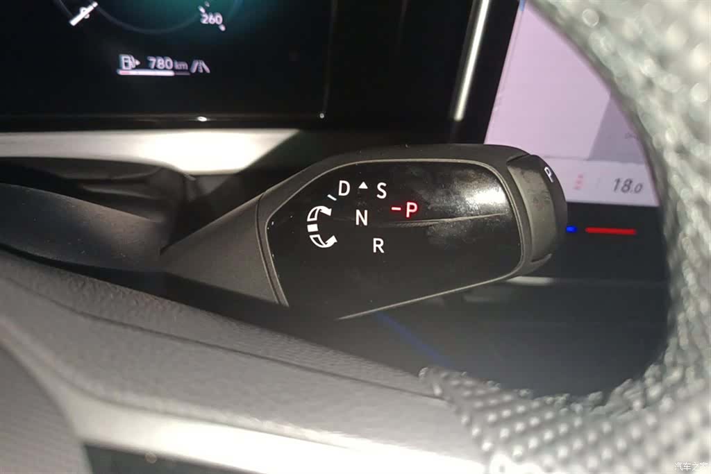 Volkswagen Passat, 2025 16