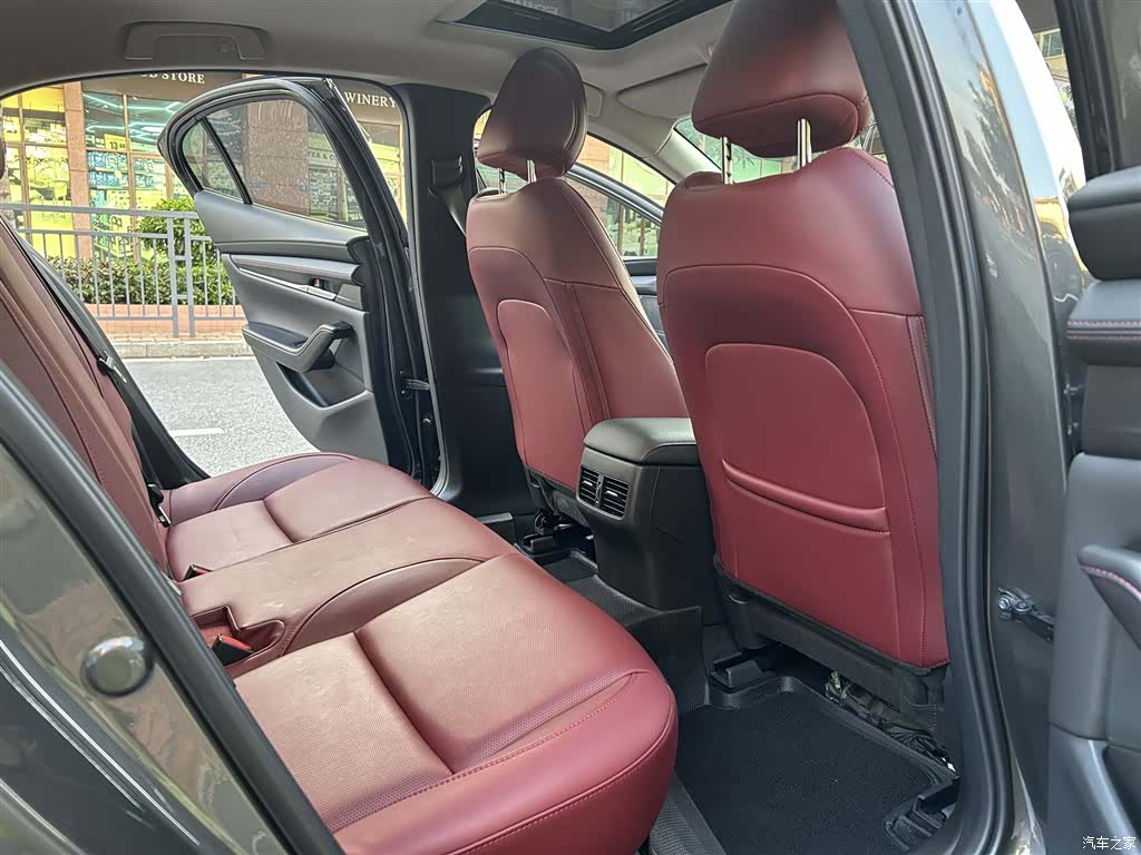 Mazda Mazda3, 2024 14