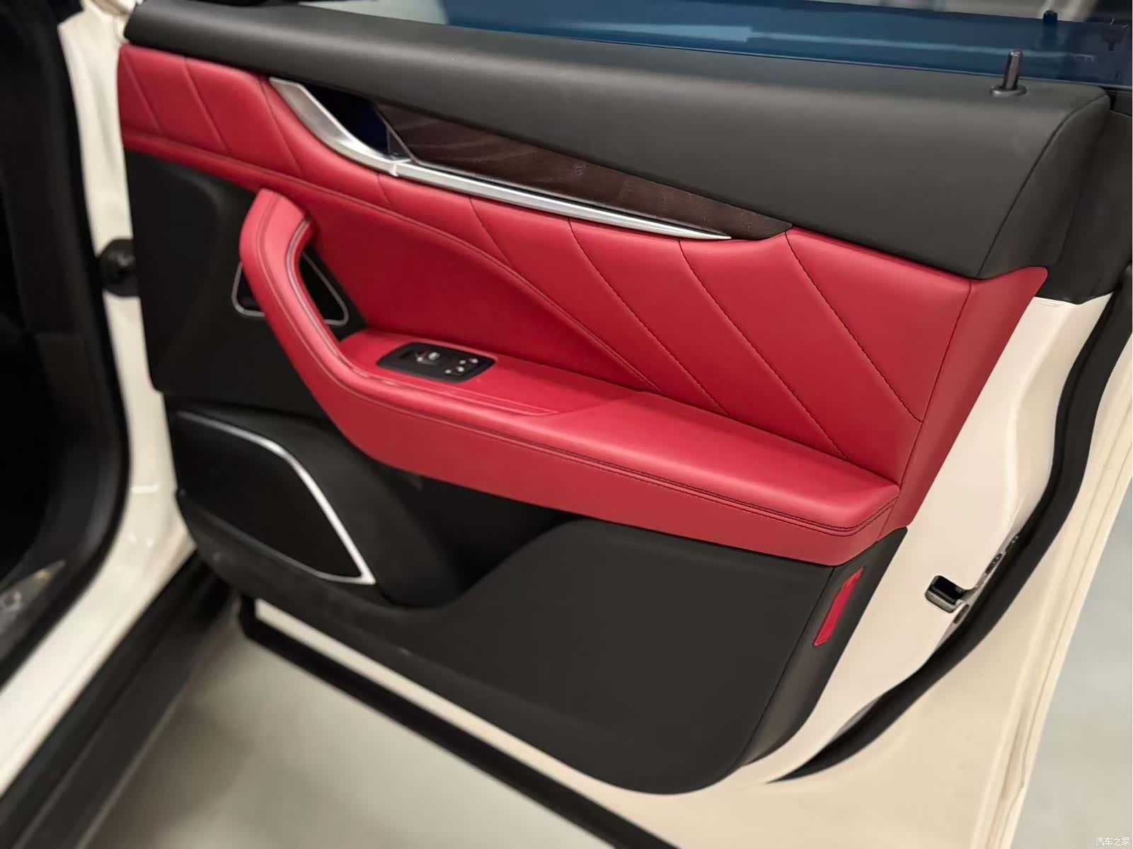Maserati Levante, 2020 9