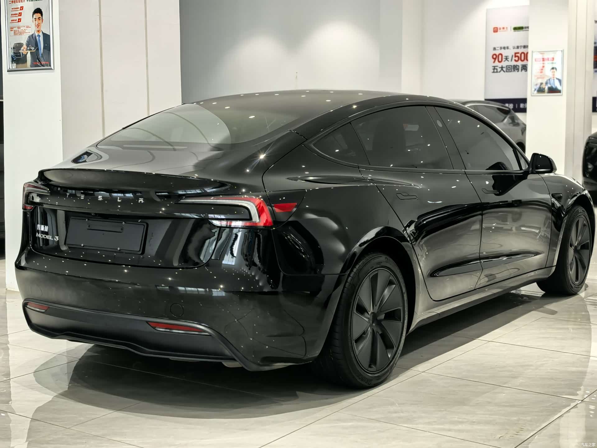 Tesla Model 3, 2025 4