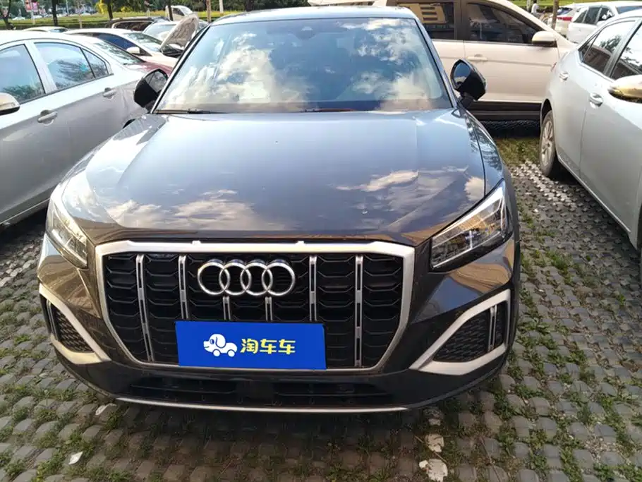 Audi Q2L