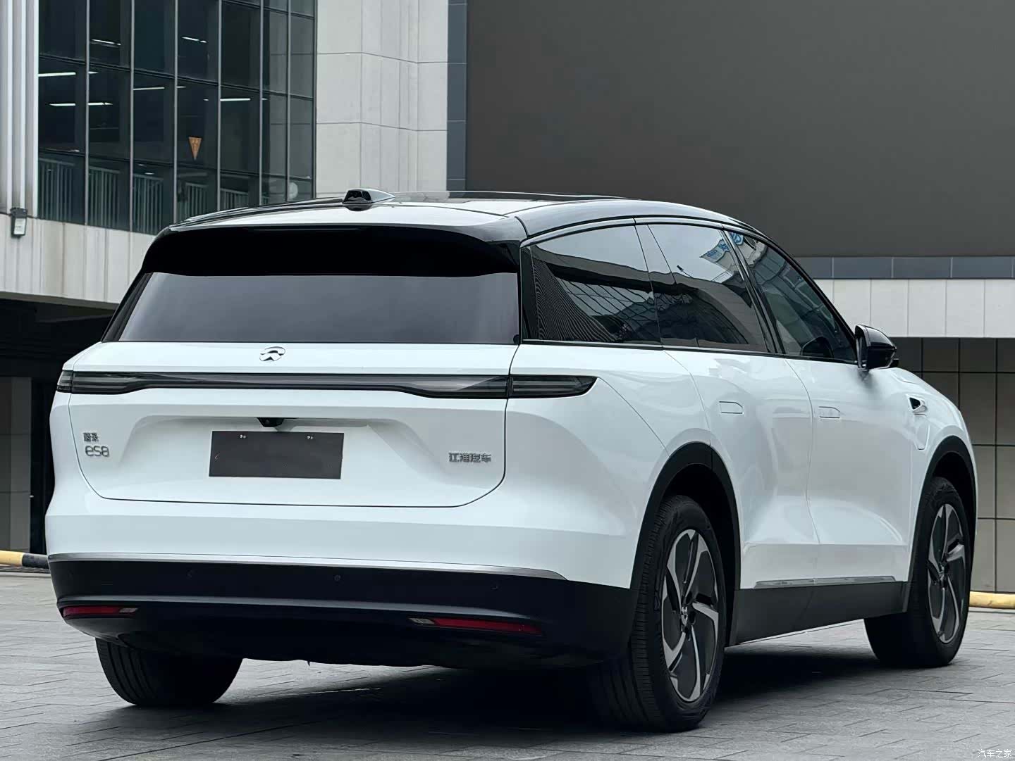 NIO ES8, 2023 9