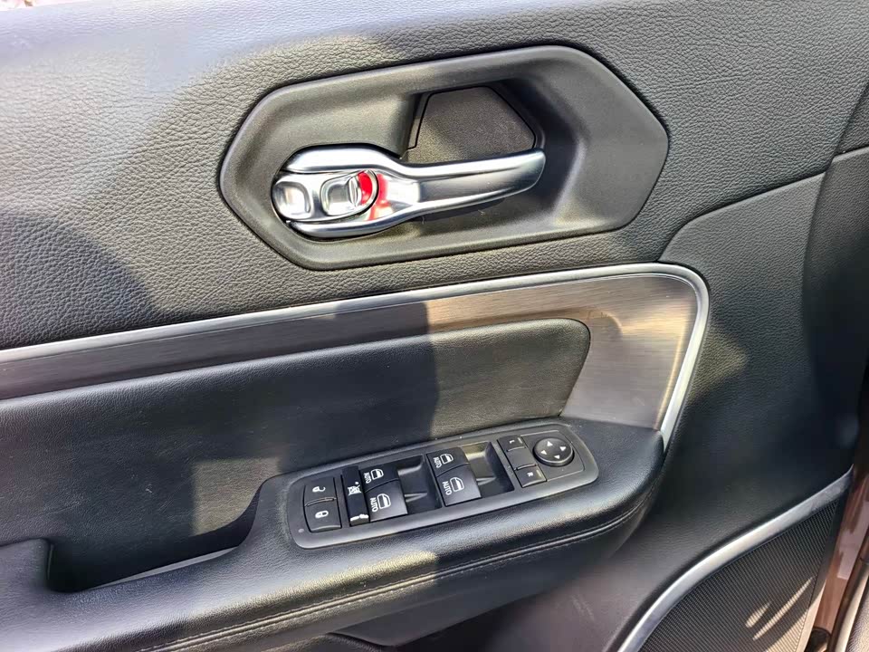 Jeep Grand Commander