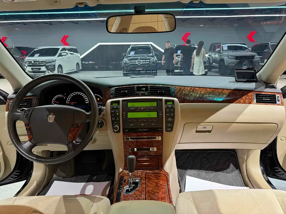 Toyota crown