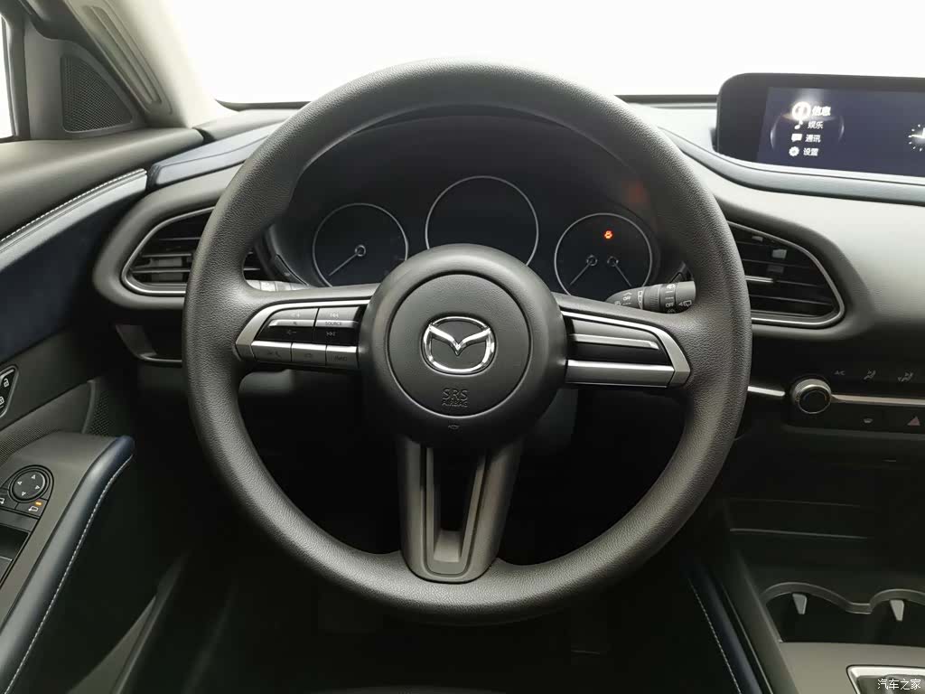 Mazda CX-30, 2025 11