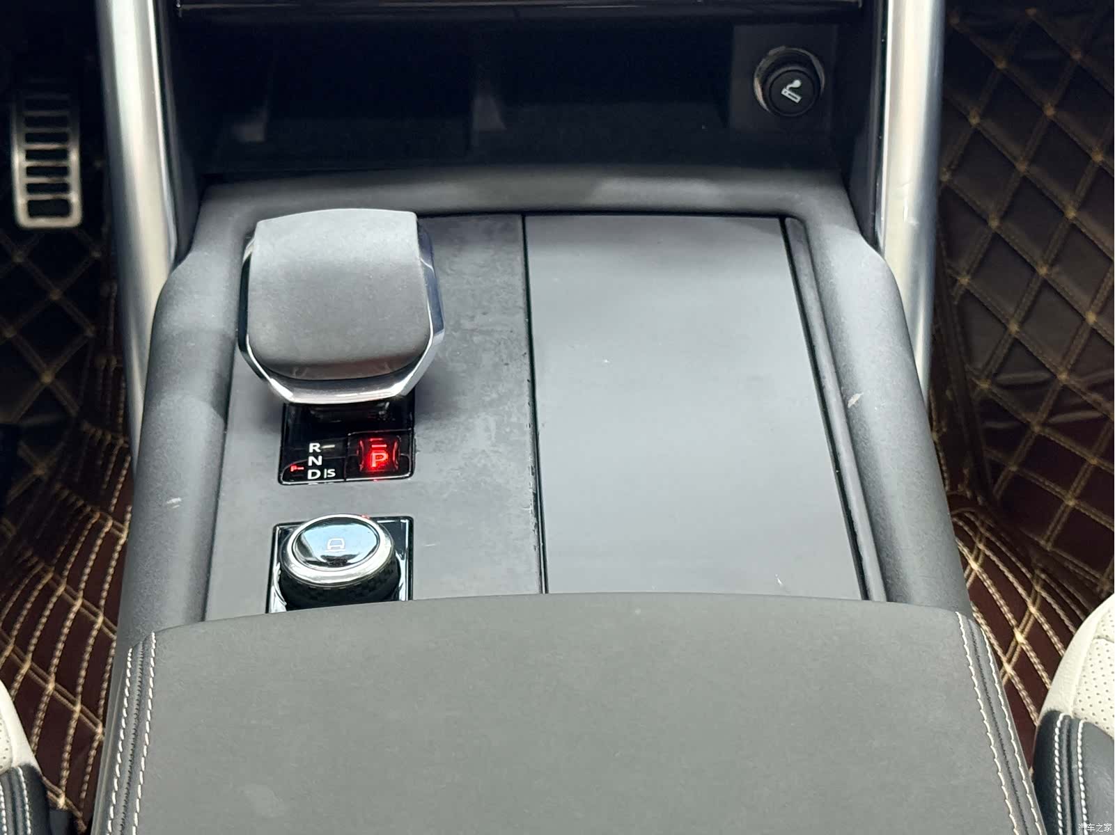 Land Rover Discovery, 2021 7