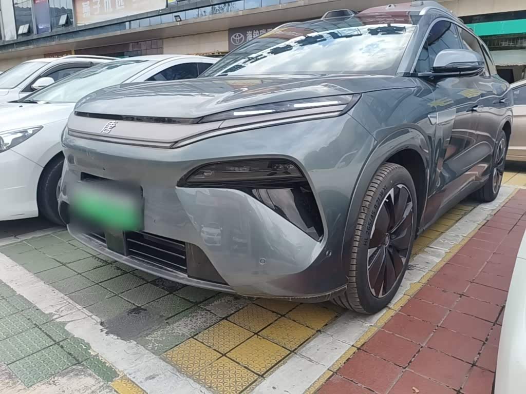 BYD Tang L