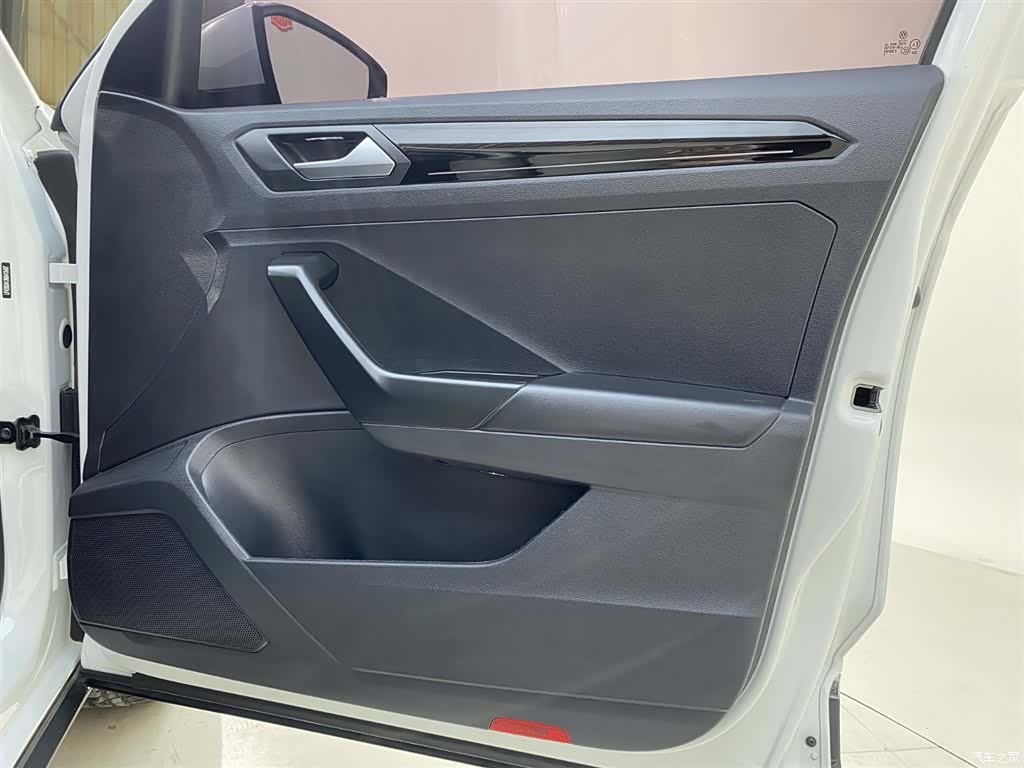 Volkswagen T-ROC, 2022 17