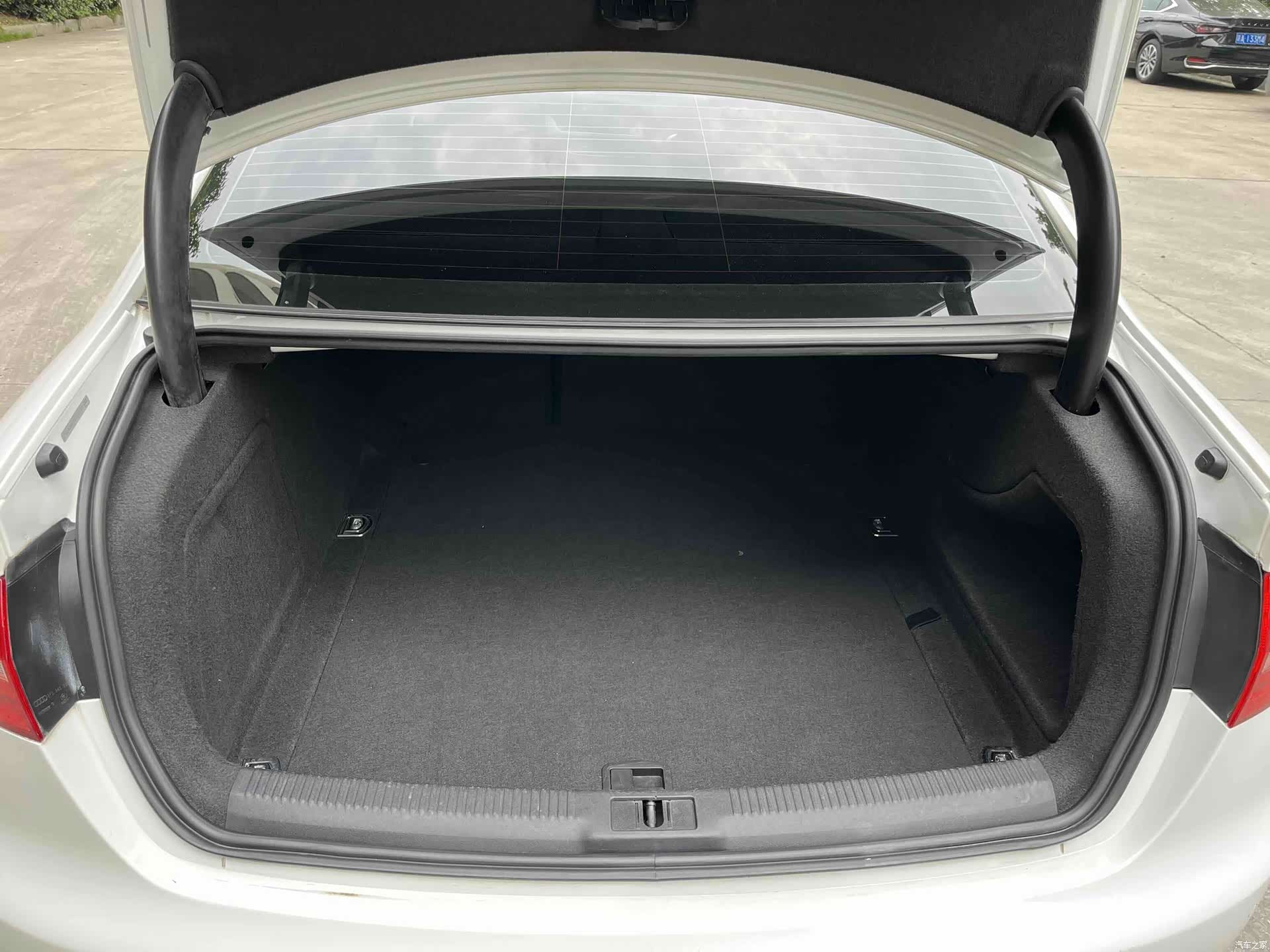 Audi A4L, 2016 13