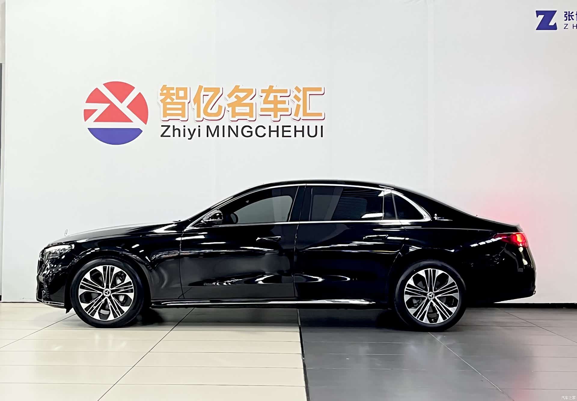 Mercedes-Benz E-Class, 2025 4