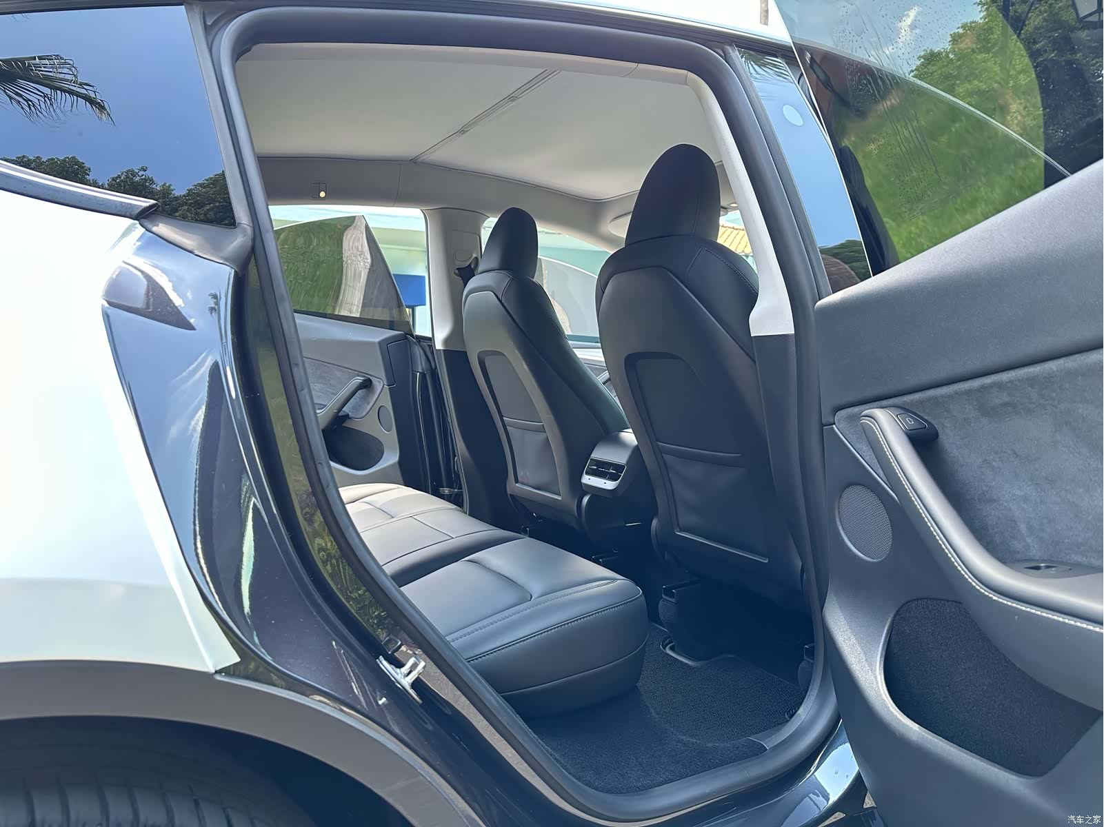 Tesla Model Y, 2024 11