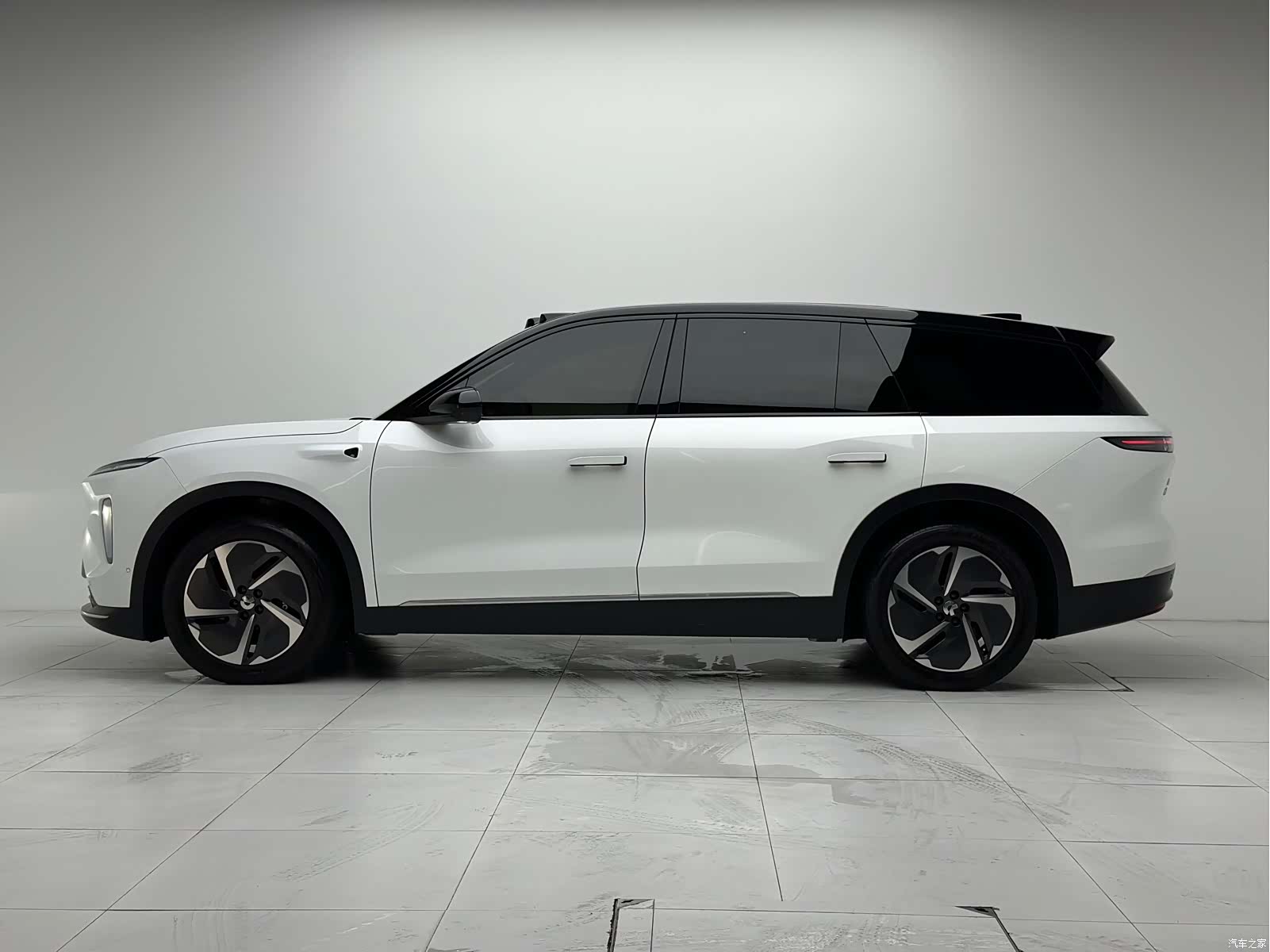 NIO ES8, 2023 23