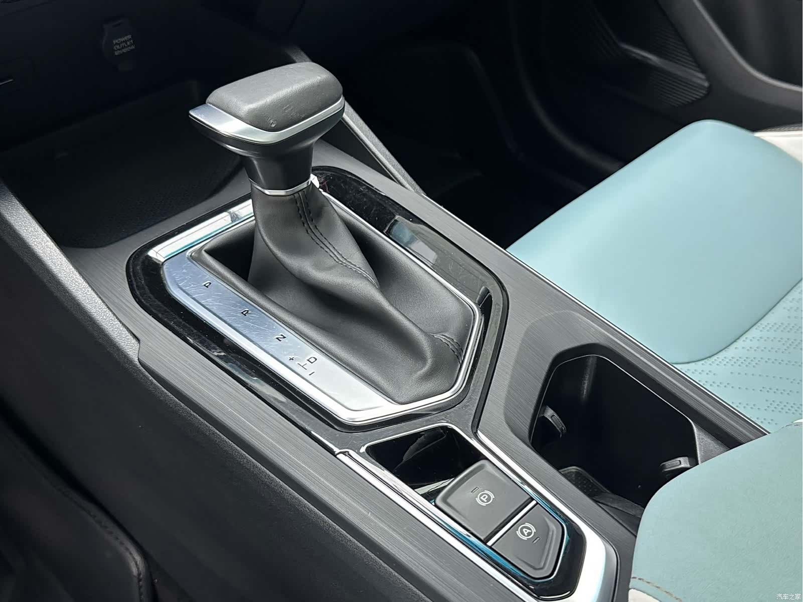 Geely Emgrand, 2022 8
