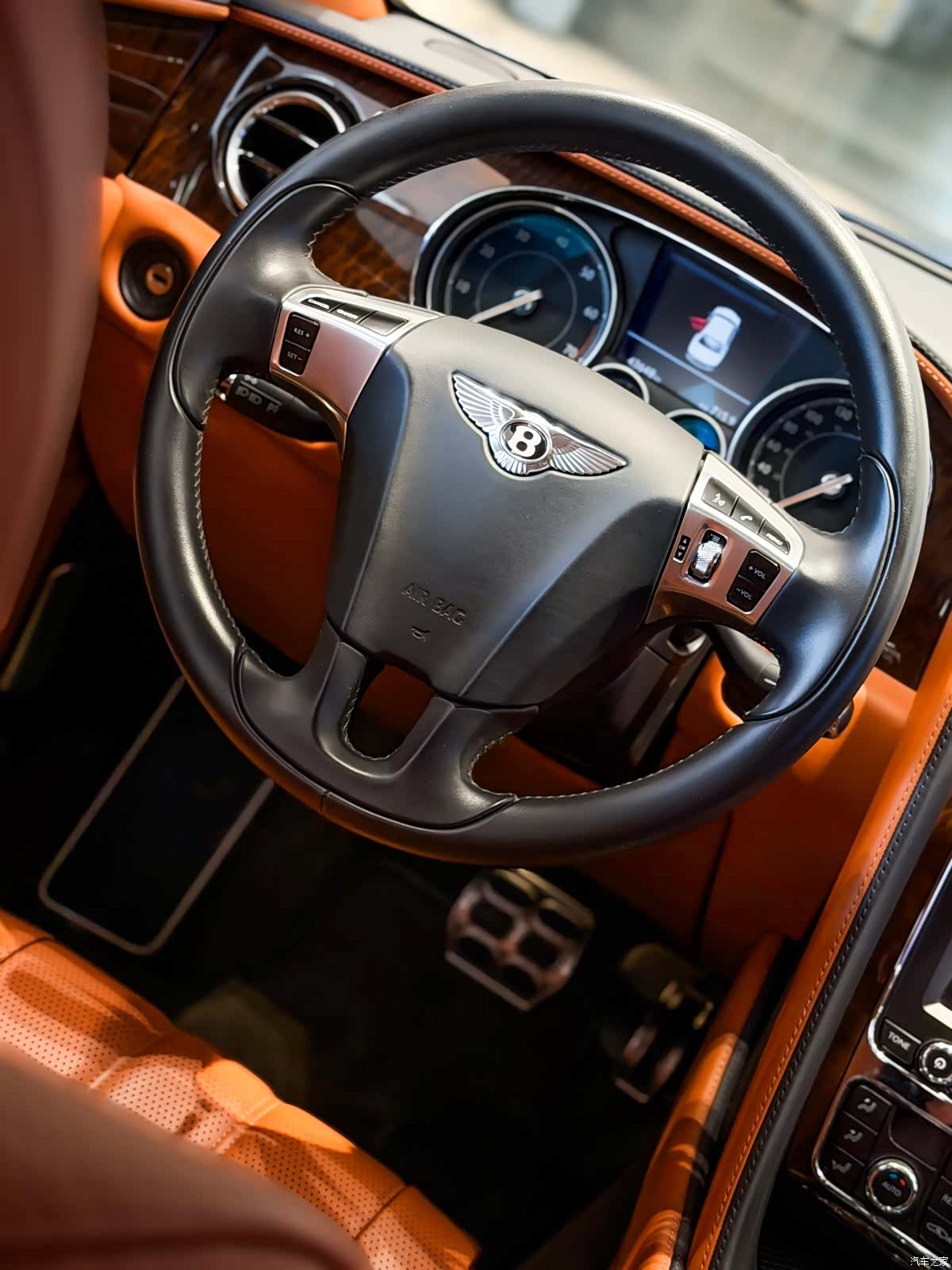 Bentley Flying Spur, 2016 11