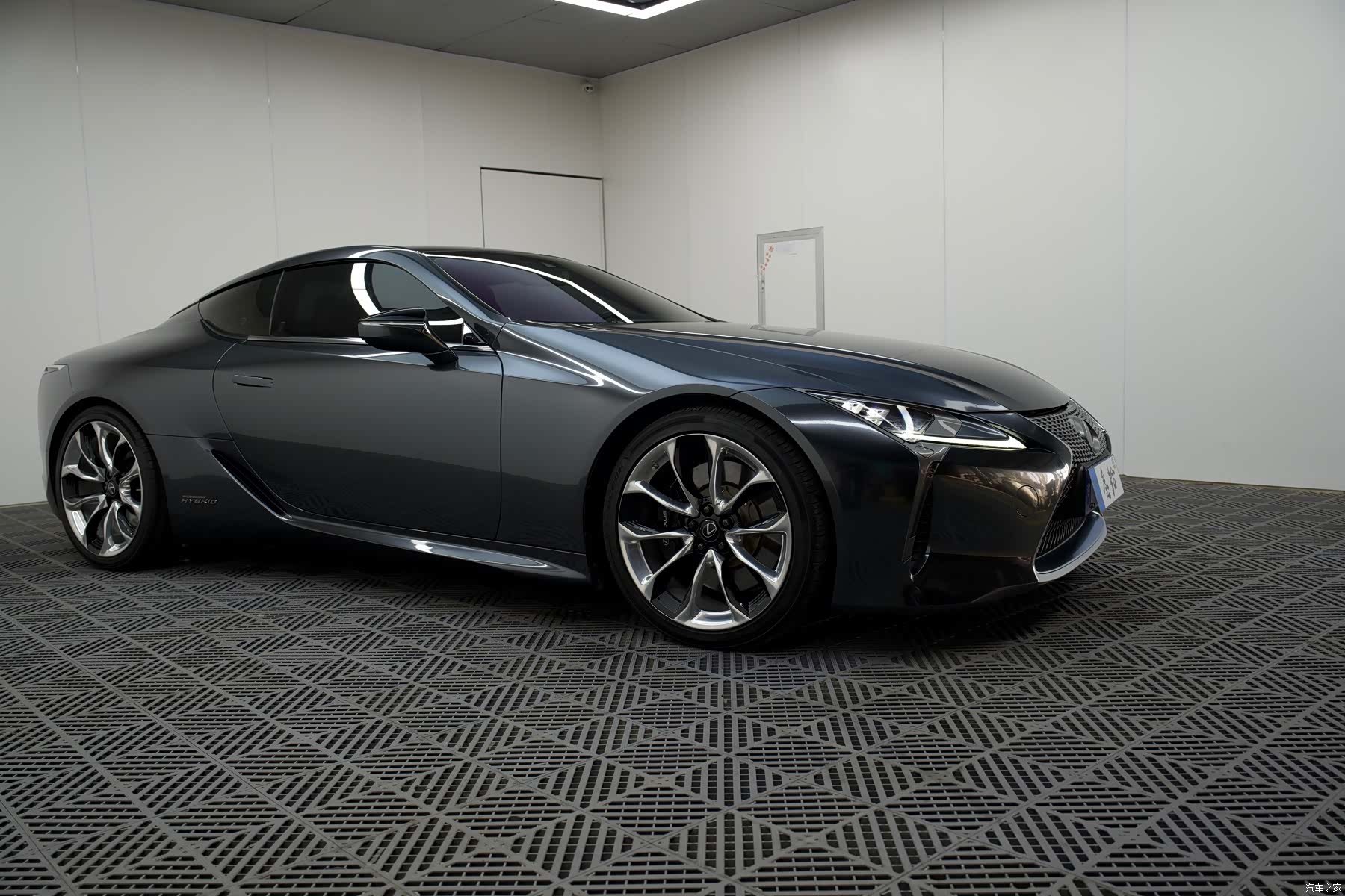 Lexus LC, 2018 все фото