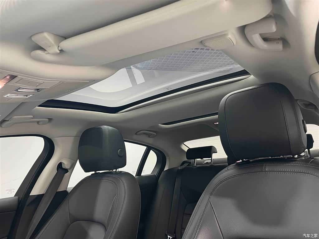Land Rover XEL, 2022 15