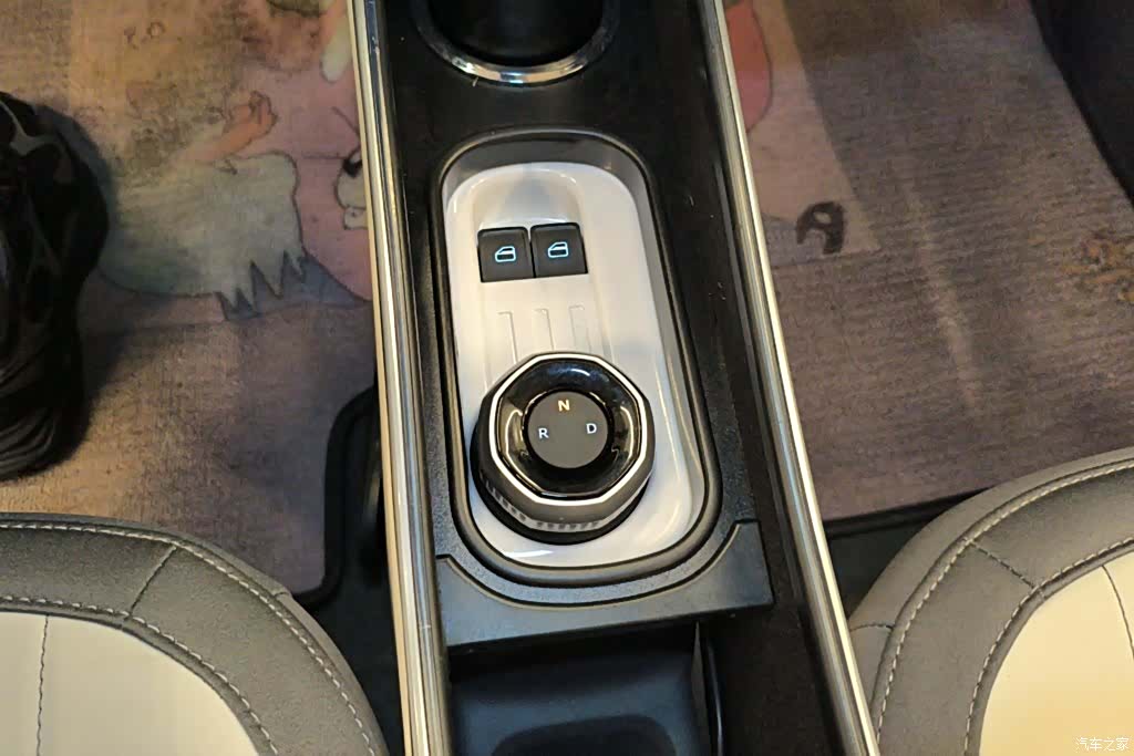 Geely Panda, 2025 15