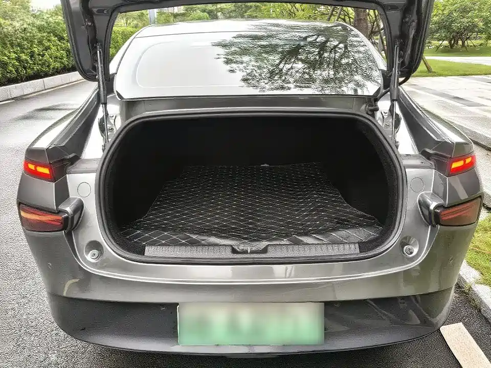 XPENG P7