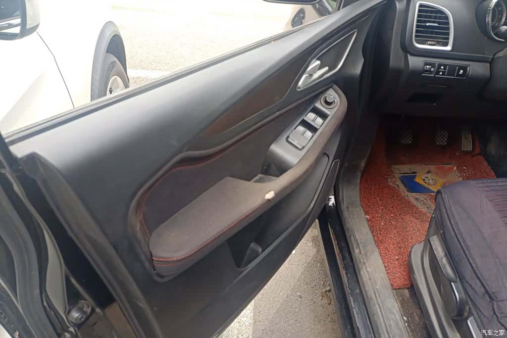 Wuling 560, 2016 7