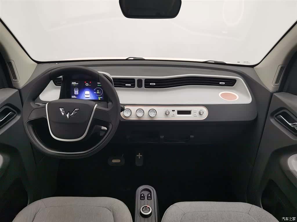 Wuling MINIEV, 2021 все фото