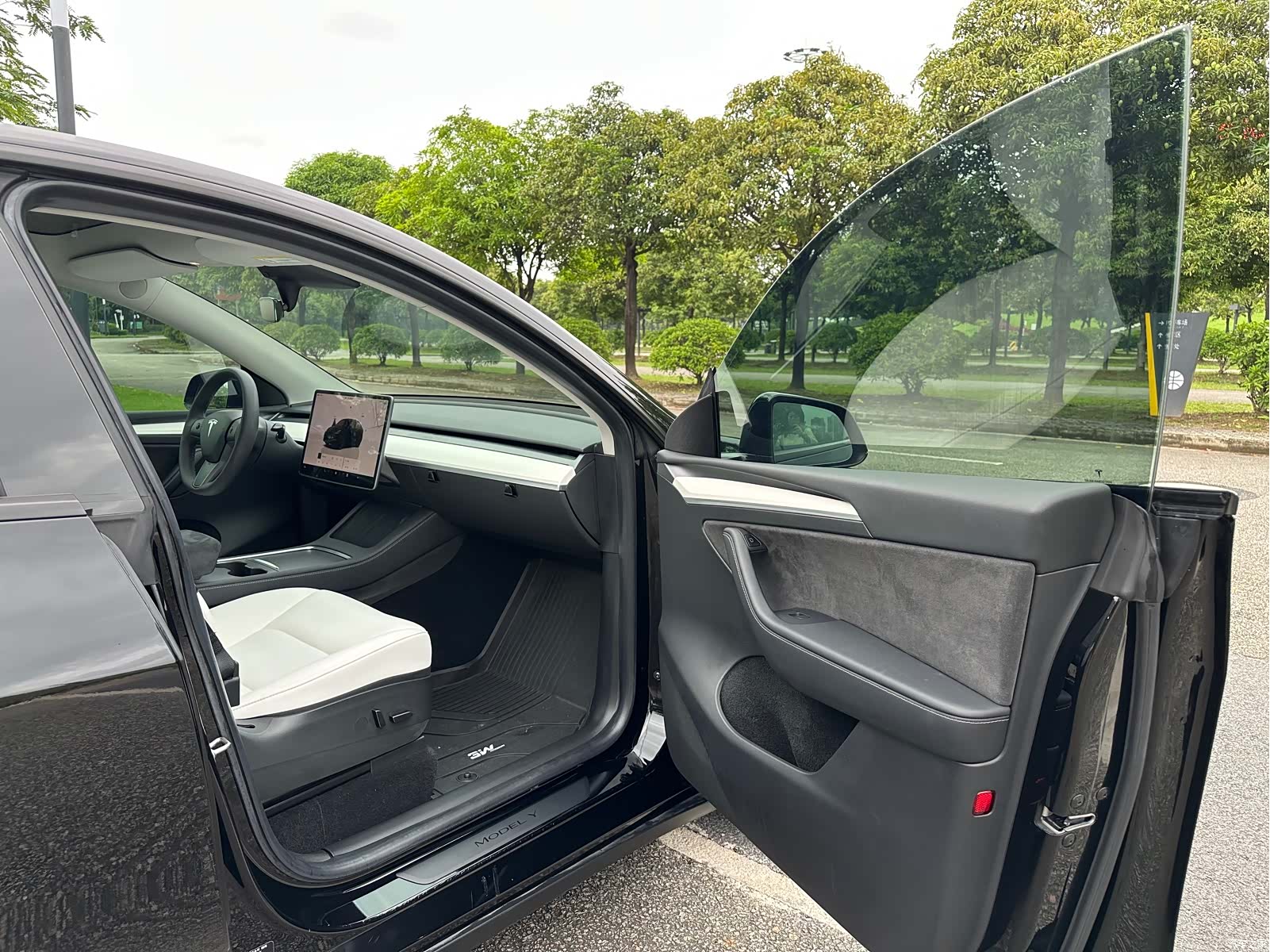 Tesla Model Y, 2022 13