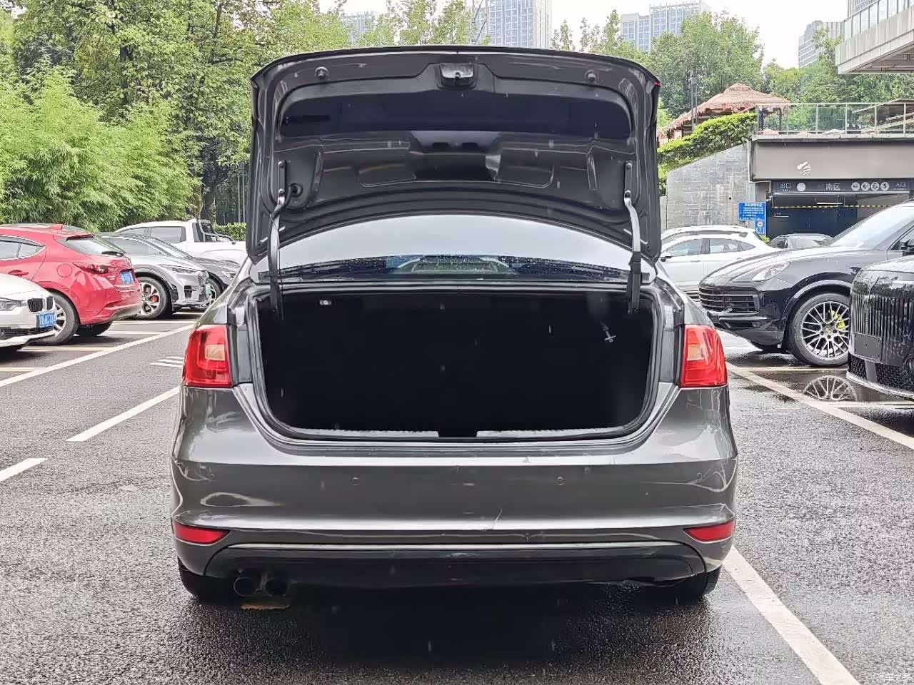 Volkswagen Sagitar, 2014 23