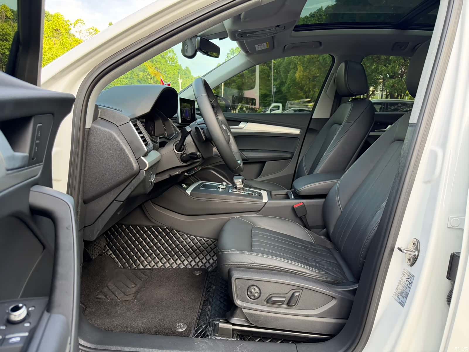 Audi Q5L, 2021 10